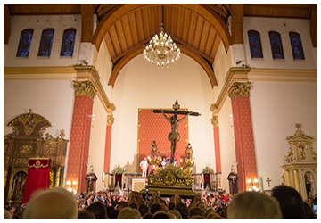 El Cristo en su altar