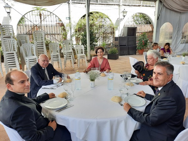 COMIDA DE HERMANDAD