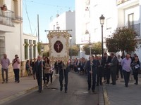 Via Lucis presidido por el Estandarte de la Hermandad