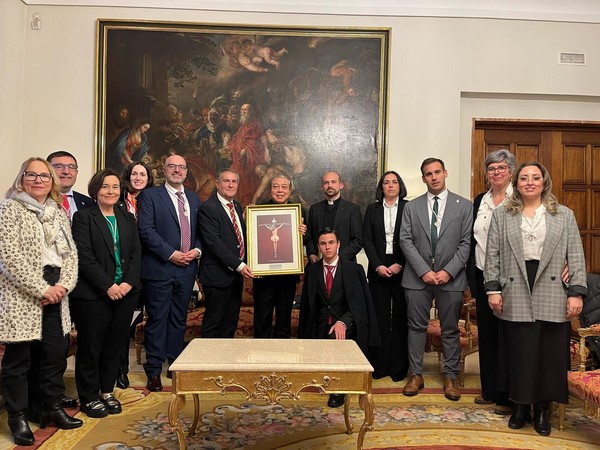  EL NUNCIO APOSTÓLICO RECIBE A LA HERMANDAD DEL CRISTO DE LA LUZ