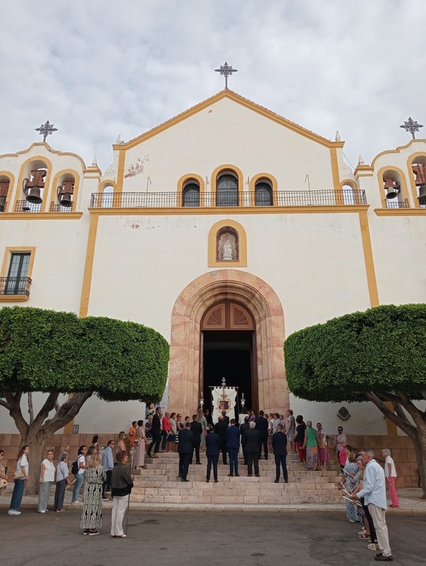 La Hermandad del Santo Cristo de la Luz celebra un Vía Lucis en Dalías