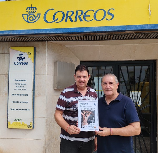 LA HERMANDAD DEL CRISTO DE LA LUZ PRESENTA UN SELLO DE CORREOS CON LA IMAGEN DEL CARTEL 2026