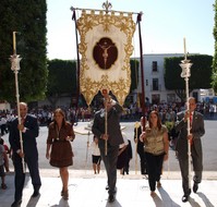ENTRADA DEL ESTANDARTE EN LA IGLESIA