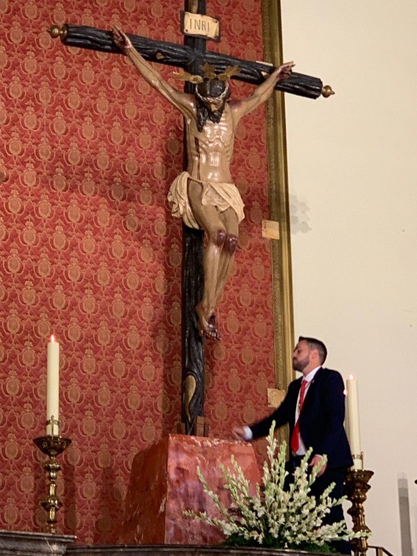 LA RESIDENCIA DE DALÍAS COLOCARÁ EL PRIMER RAMO DE NARDOS AL CRISTO DE LA LUZ