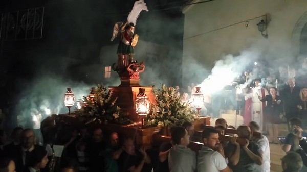 ACOMPAÑAMOS A SAN MIGUEL EN LA PROCESIÓN POR LAS CALLES DE CELÍN