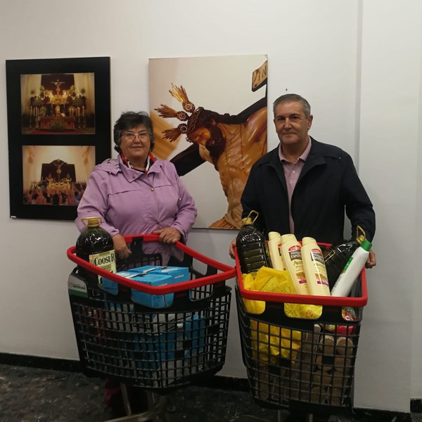 Campaña solidaria de recogida de alimentos.