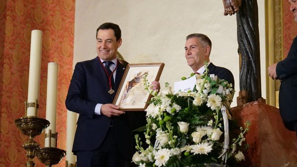 El presidente de la Junta de Andalucía, peregrino del Cristo de la Luz